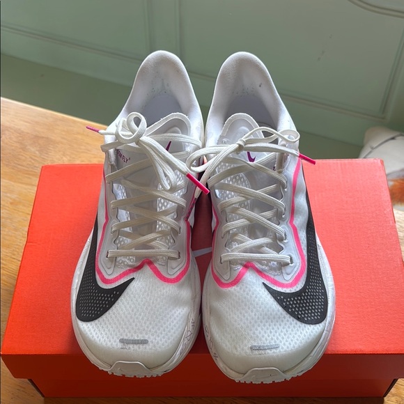 Nike Women's Zoom Fly Running Shoes - White and Pink - Picture 2 of 4